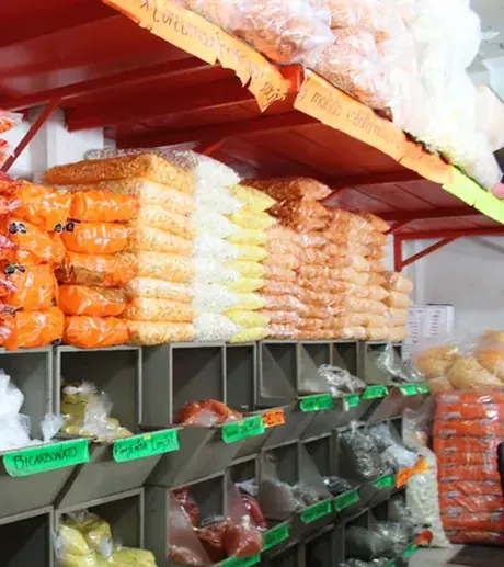Bolsas de dulces y confitados de colores